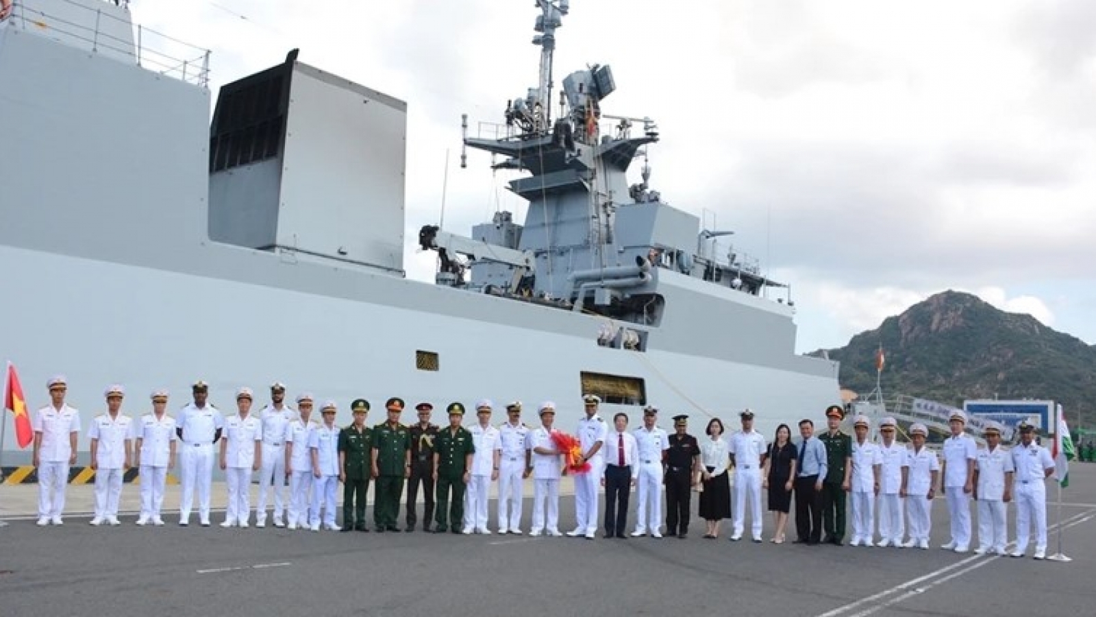 Indian corvette visits Khanh Hoa