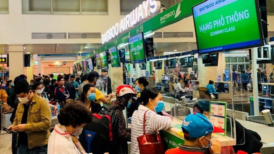 Bộ trưởng Nguyễn Văn Thắng yêu cầu rà soát, kiểm tra giá vé máy bay tăng cao