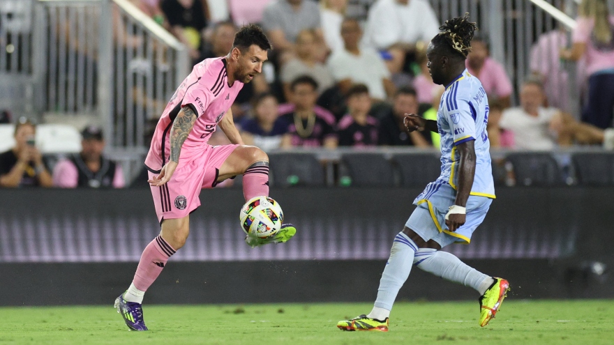 Messi ghi bàn đẳng cấp, Inter Miami vẫn thua “muối mặt” trên sân nhà