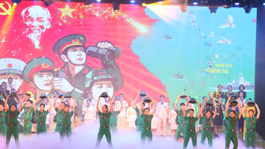 Khai mạc Liên hoan Nghệ thuật quần chúng LLVT và thanh niên, sinh viên