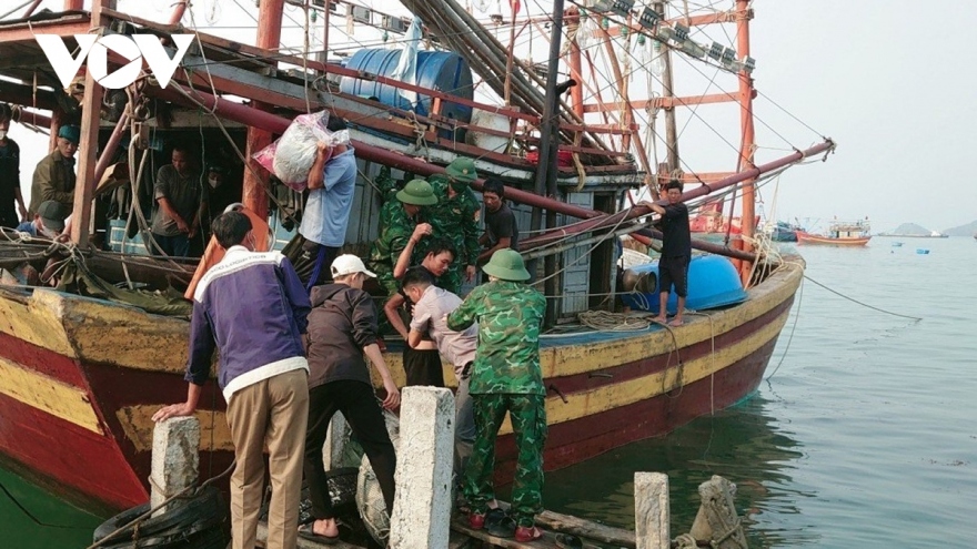Việt Nam phối hợp với Trung Quốc tích cực tìm kiếm cứu nạn ngư dân Quảng Bình