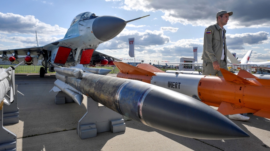 Nga "xé toạc" bầu trời Kharkov bằng bom lượn, Ukraine khó đối phó