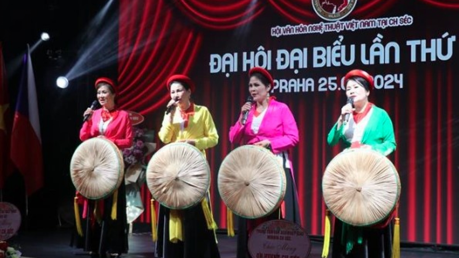Vietnam cultural, art association in Czech Republic holds 4th congress