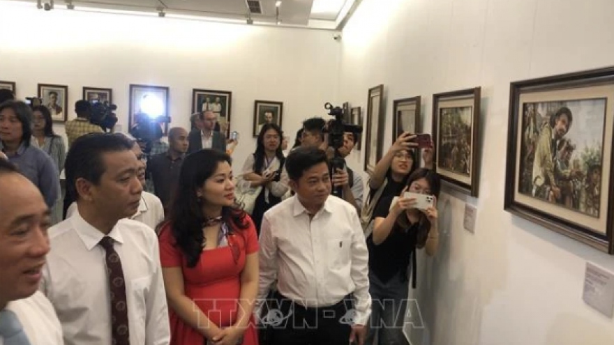 Painting exhibition on sentiment of OVs for President Ho Chi Minh opens in Hanoi