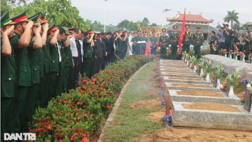 Thua Thien-Hue reburies remains of fallen soldiers repatriated from Laos