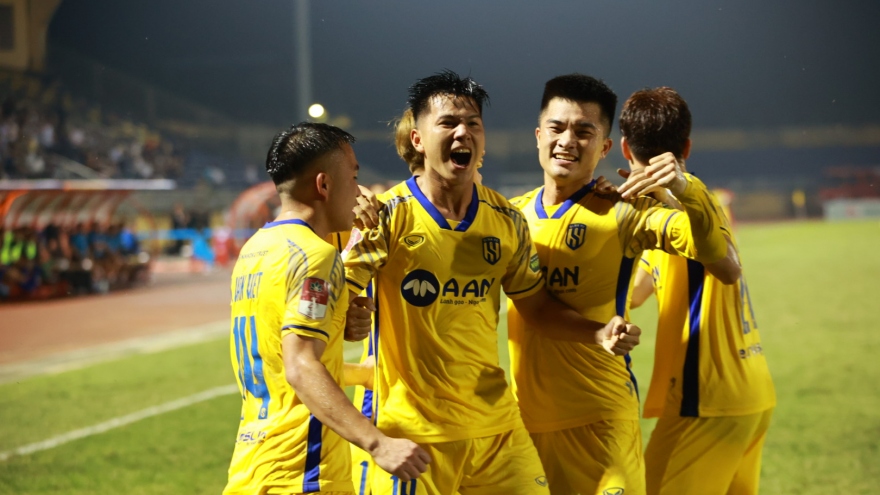 Kết quả V-League hôm nay 18/5: SLNA thắng Khánh Hòa ở trận ''chung kết ngược''