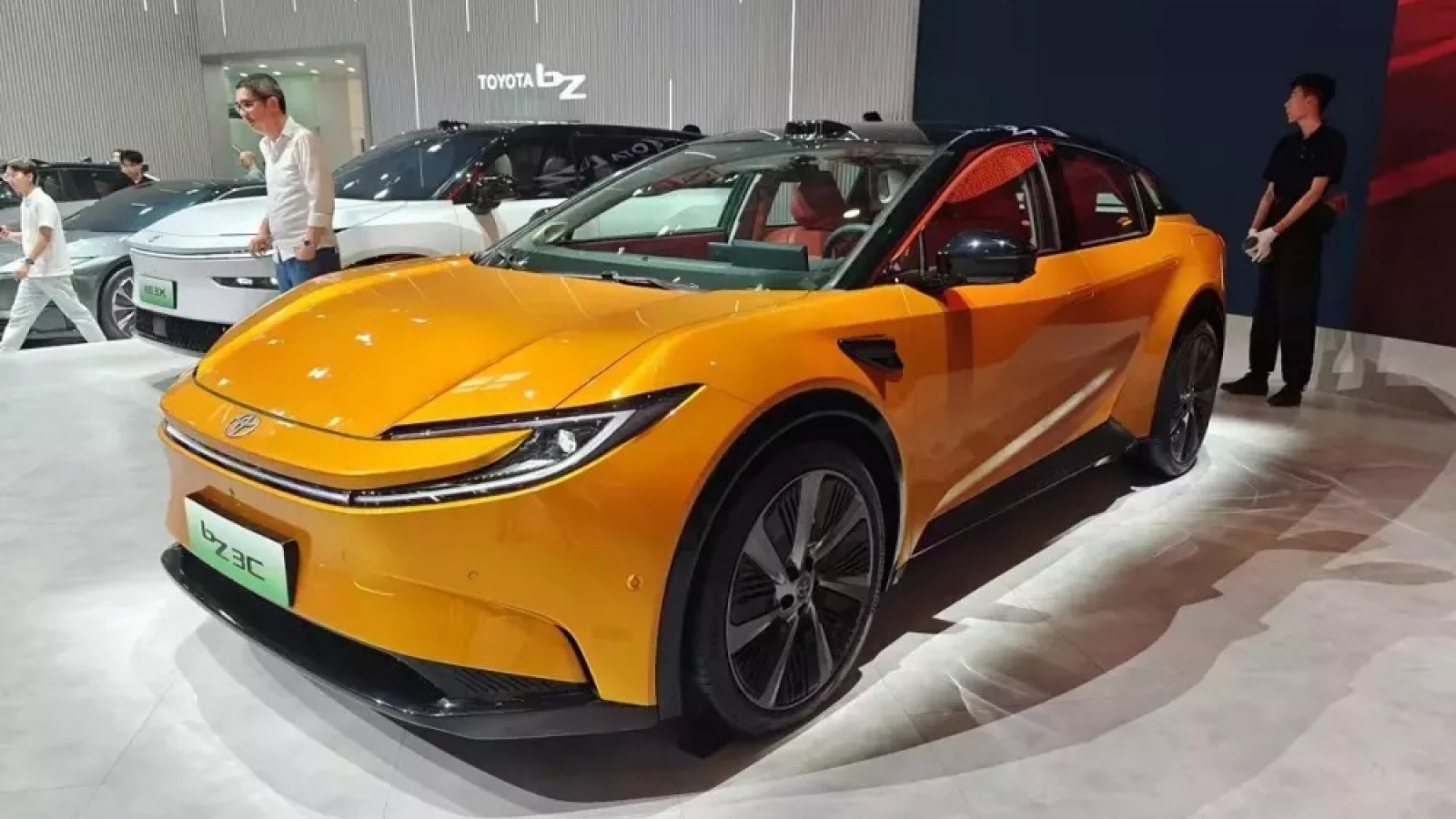 Cặp đôi xe thuần điện Toyota bZ3C và bZ3X ra mắt tại Triển lãm ô tô Bắc Kinh