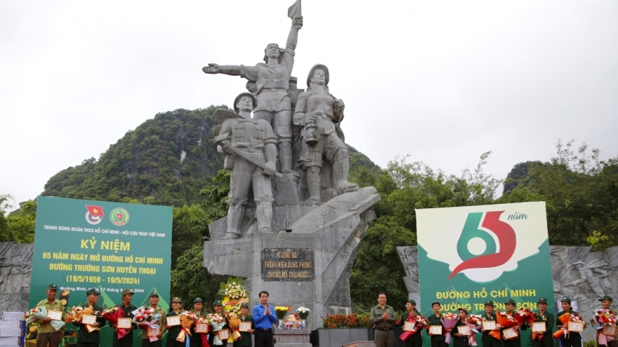 Kỷ niệm 65 năm mở đường Trường Sơn huyền thoại