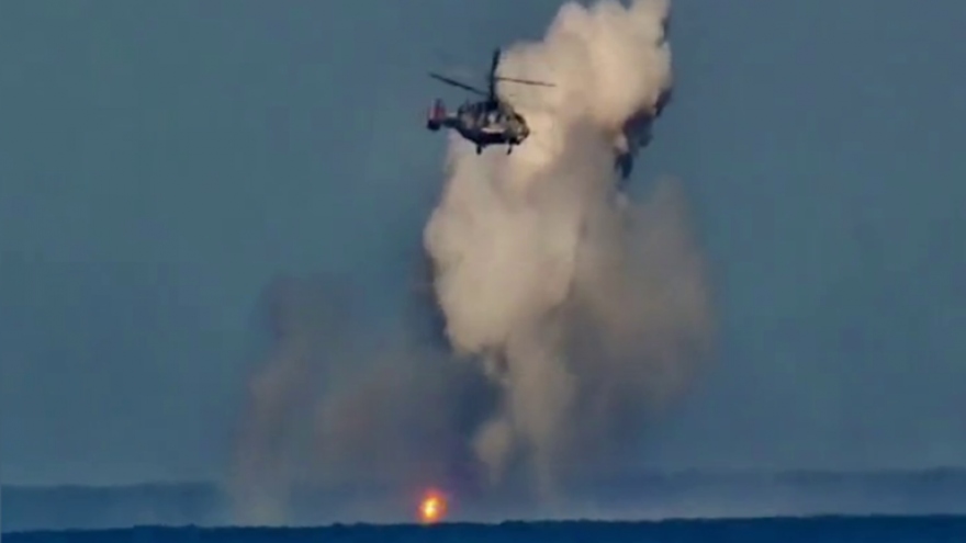 Trực thăng Nga bắn nổ tàu không người lái Ukraine ở Biển Đen