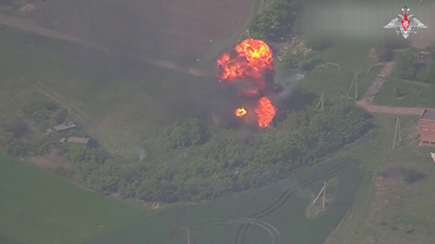 Nga pháo kích khiến kho đạn của Ukraine ở Donetsk bốc cháy dữ dội