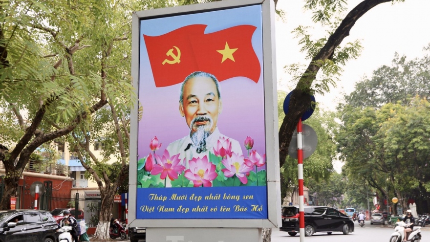 Hanoi streets brilliantly decorated for President Ho Chi Minh's birthday celebrations