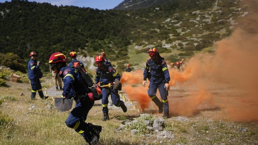 Hy Lạp tăng cường các đơn vị chữa cháy đặc biệt đối phó với nguy cơ cháy rừng