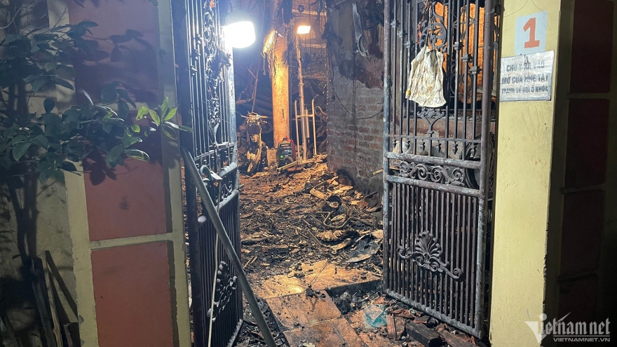 Cháy nhà trọ 5 tầng ở Hà Nội trong đêm, nhiều người thương vong