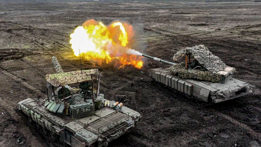 Xe tăng T-80 giúp quân đội Nga tiến vào Avdiivka