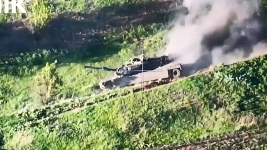 Nga dùng đạn pháo chính xác diệt một xe tăng Abrams trên chiến trường Ukraine