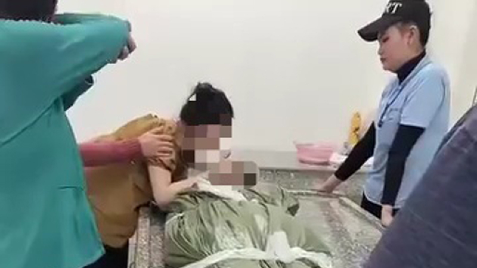 Làm rõ video lan truyền cảnh nam công nhân lái xe nâng tông chết đồng nghiệp