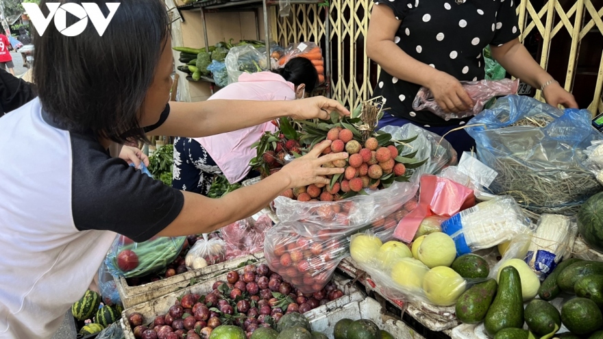 Sống với 14 triệu đồng/tháng, gia đình tôi suốt ngày ăn trứng rán, đậu phụ