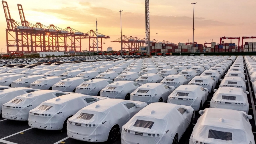 Trung Quốc tiếp tục khuyến khích chế tạo ô tô dù đã sản xuất thừa 20 triệu xe