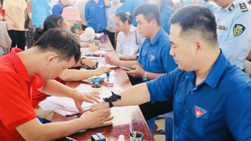Đoàn viên, thanh niên Bến Tre hưởng ứng ngày hội hiến máu tình nguyện