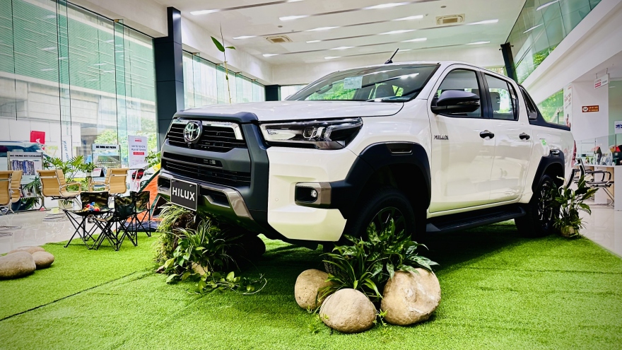 Thị trường bán tải Việt nóng trở lại với Toyota Hilux 2024