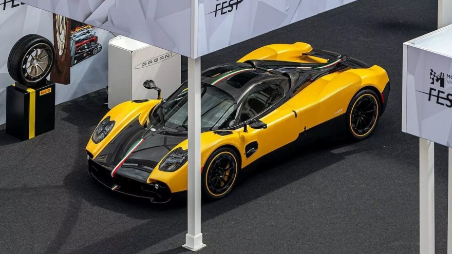 Pagani Utopia màu vàng nổi bật tại Lễ hội siêu xe Modena