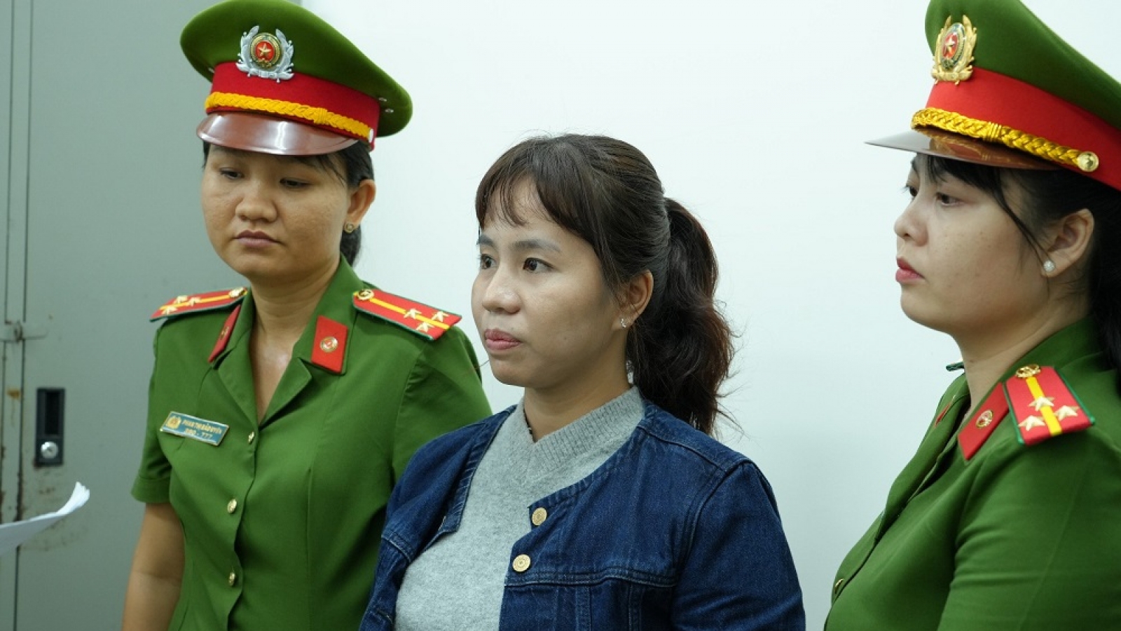 Bắt tạm giam 2 đối tượng giữ người trái pháp luật