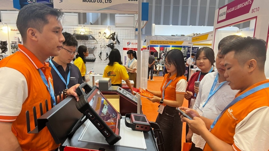 Leading national automotive trade fair opens in HCM City