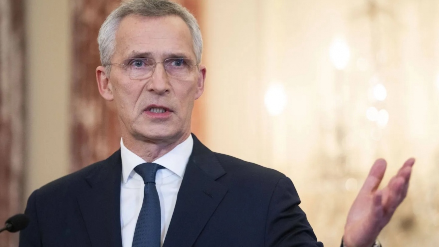 NATO cảnh báo các thành viên có thể phải thay thế Mỹ viện trợ cho Ukraine