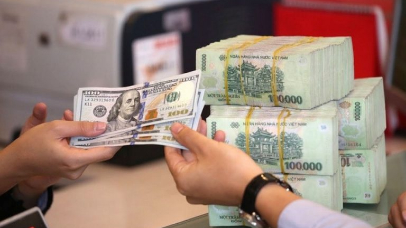 Tỷ giá USD hôm nay 10/6: Tỷ giá trung tâm tăng lên 22.242 đồng