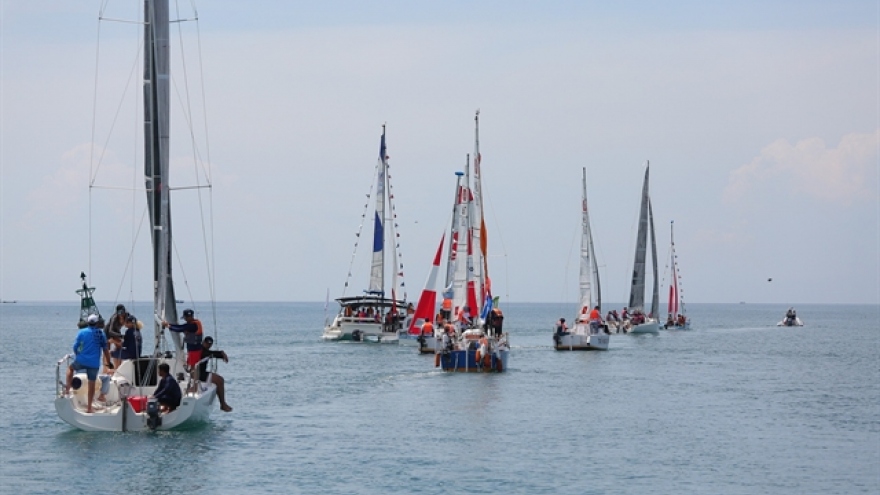 Sailing, SUP championships lure best national athletes to Nha Trang