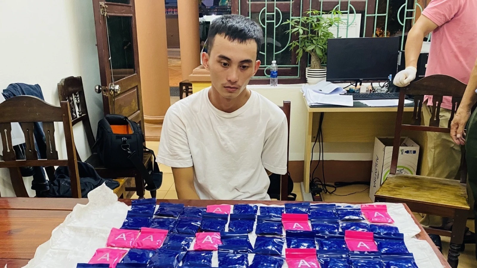 Quảng Bình: Khởi tố 2 đối tượng buôn bán hơn 18.000 viên ma túy tổng hợp