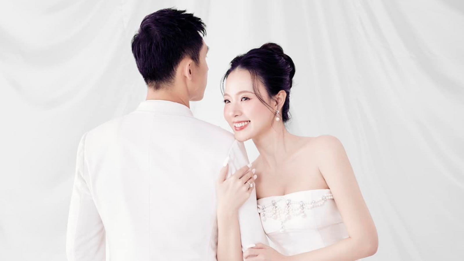Midu khoe bộ ảnh cưới cuối cùng với chồng thiếu gia ngay trước đám cưới