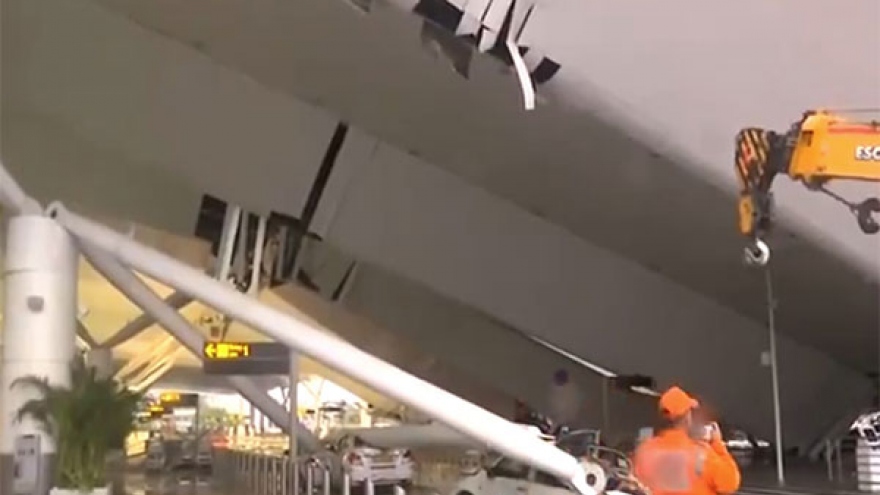 Sập mái tại sân bay quốc tế của Ấn Độ khiến nhiều người bị thương