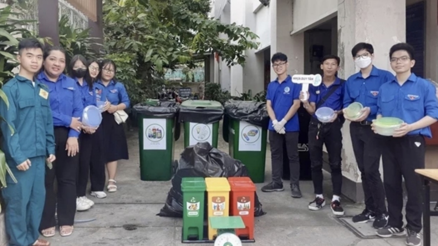 Joint efforts underway to solve plastic waste challenge in HCM City