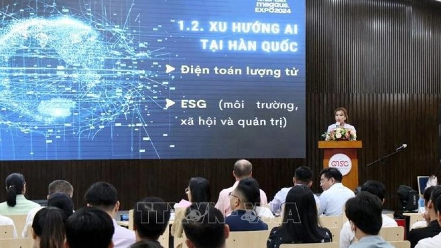 Nearly 100 AI solutions introduced to Vietnamese firms