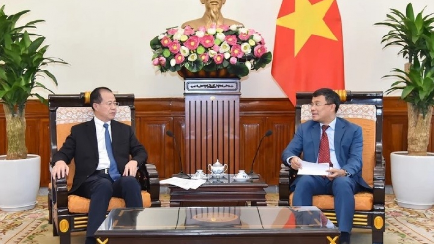 China,Vietnam push for stronger friendship and fraternal ties