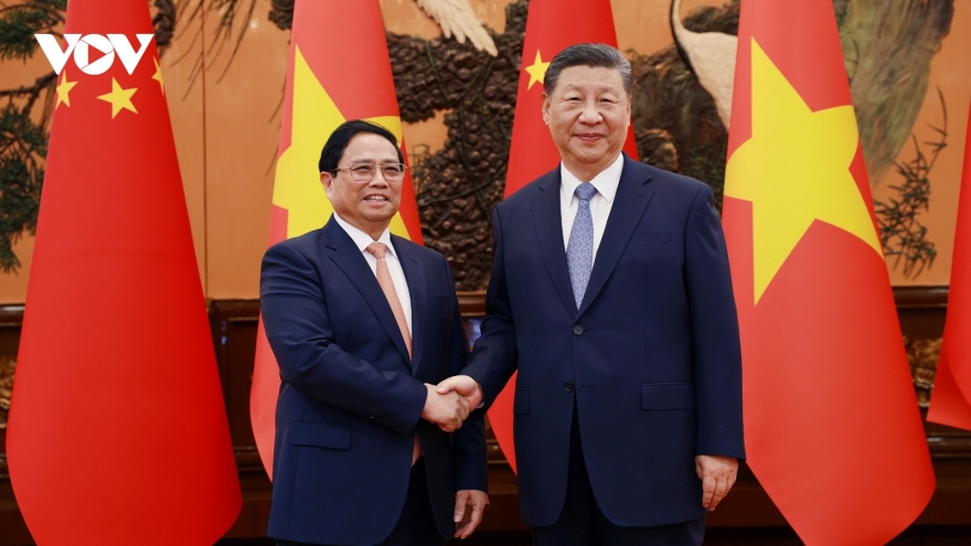 Vietnam and China vow to handle disagreements, maintain peace at sea