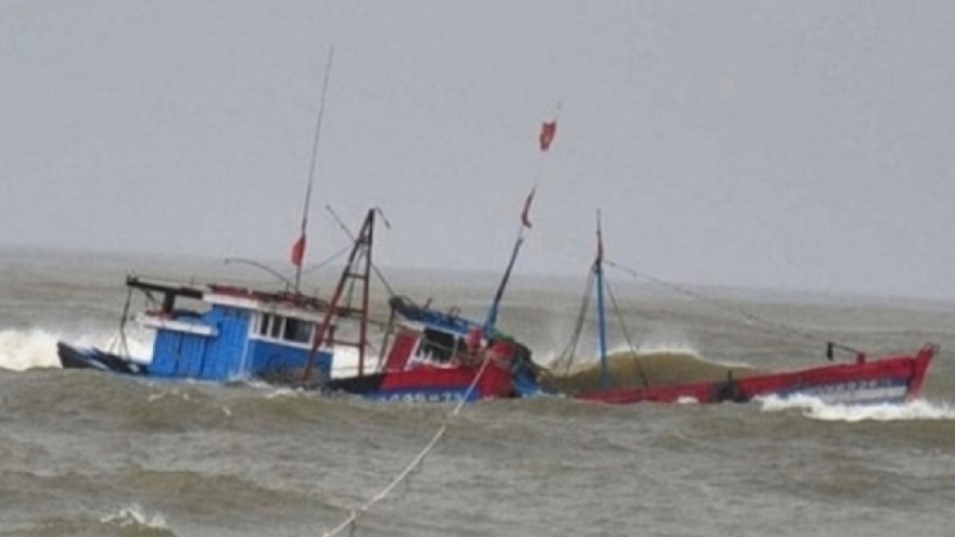 Chìm tàu cá ở Hoàng Sa, 4 ngư dân huyện đảo Lý Sơn được một tàu cá khác cứu vớt