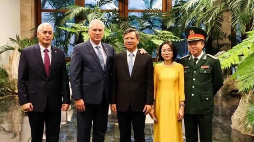 Cuba, Vietnam reinforce solidarity, all-round cooperation