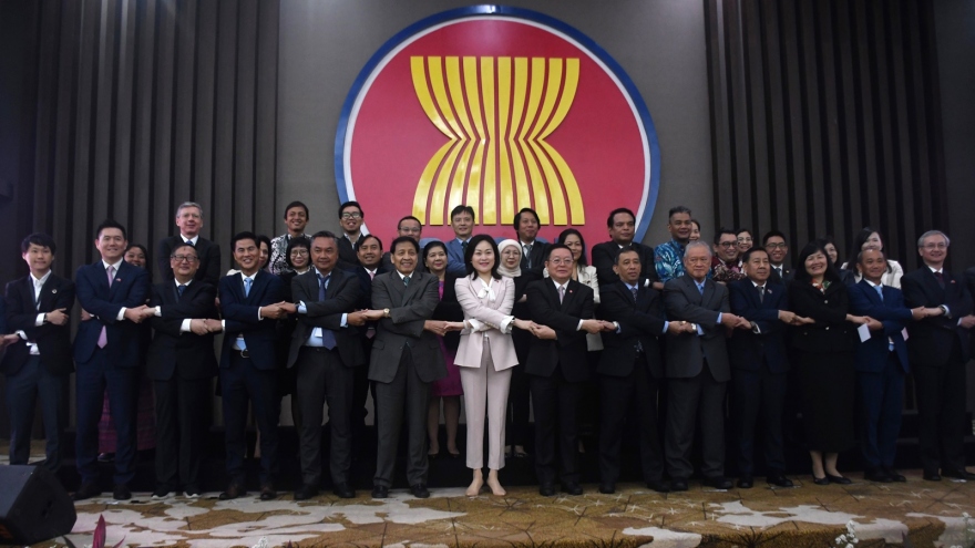 Quan hệ tương lai ASEAN-Trung Quốc hướng tới đối tác chiến lược thực chất hơn