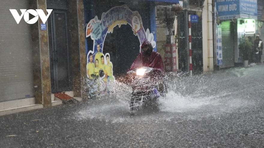 Hà Nội và các tỉnh phía Bắc chuẩn bị có mưa lớn, kéo dài đến ngày 5/6