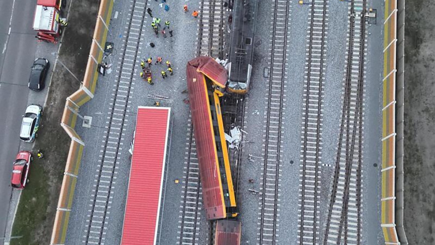 Khắc phục vụ tai nạn tàu hỏa ở Séc làm 4 người chết và 26 người bị thương
