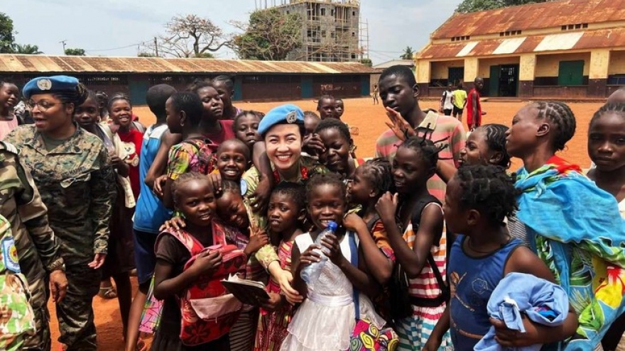 Undaunted female Vietnamese peacekeepers in Africa