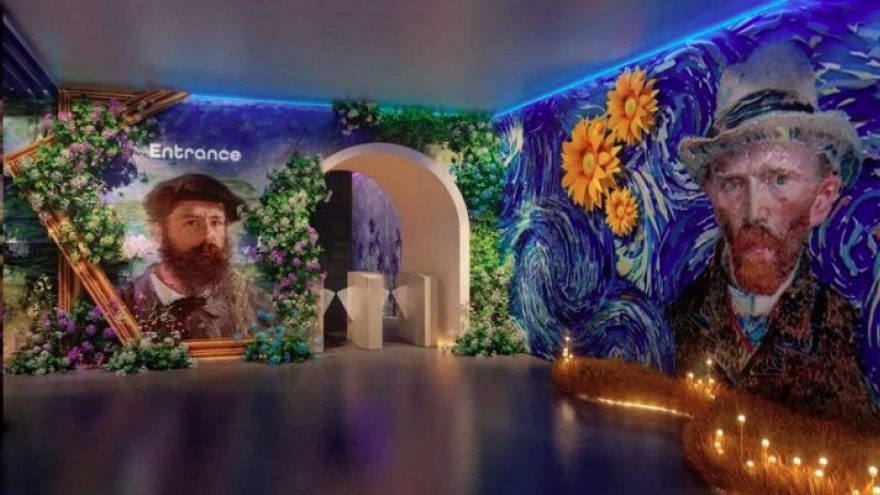 Art Lighting Experience spotlights works by Van Gogh, Claude Monet