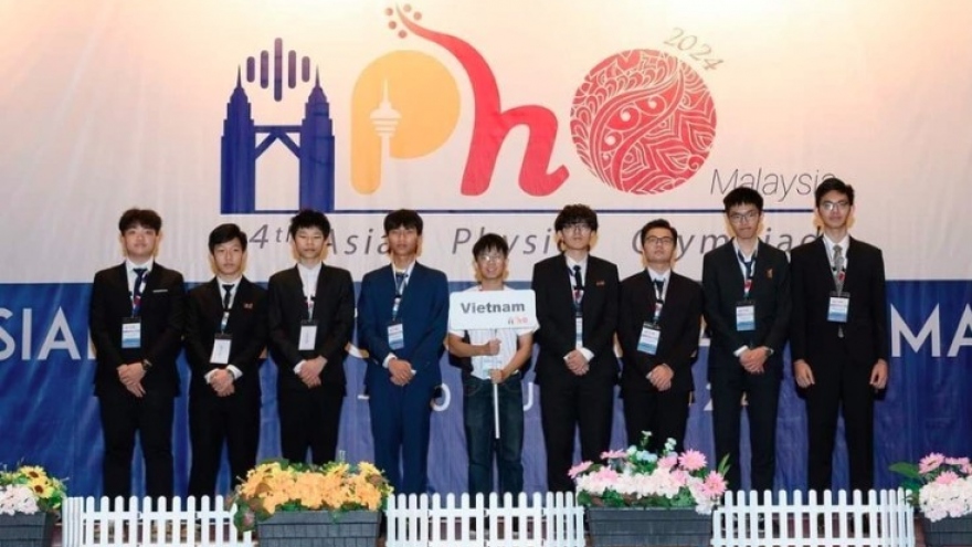 All eight Vietnamese students win medals at Asian Physics Olympiad