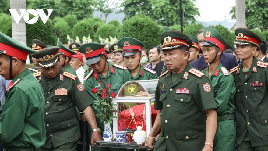 Memorial and burial service held for Vietnamese soldiers fallen in Laos