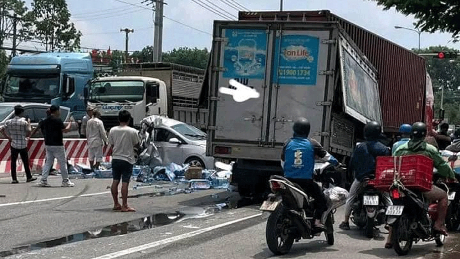 Tai nạn liên hoàn trên Quốc lộ 13, đoạn qua Bình Dương, 1 người tử vong