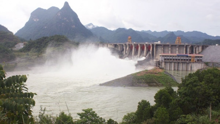 8 giờ sáng nay, mở 1 cửa xả đáy hồ chứa thủy điện Tuyên Quang