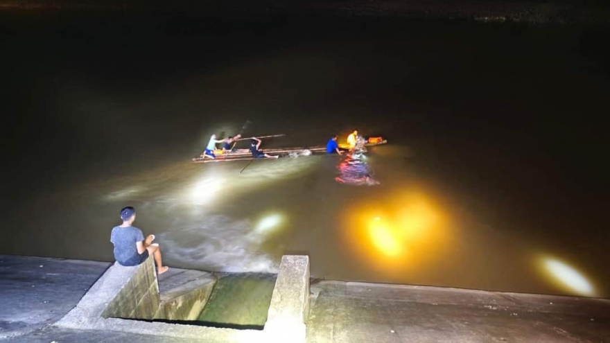 Nỗ lực tìm kiếm nam sinh bị nước cuốn trôi trên suối Thia, tỉnh Yên Bái