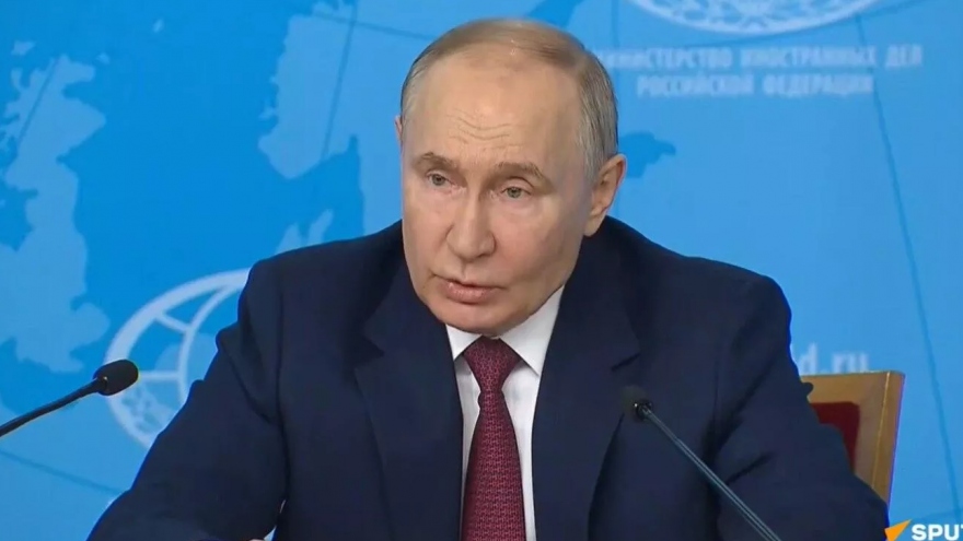 Tổng thống Putin phê chuẩn học thuyết bảo vệ tiếng Nga